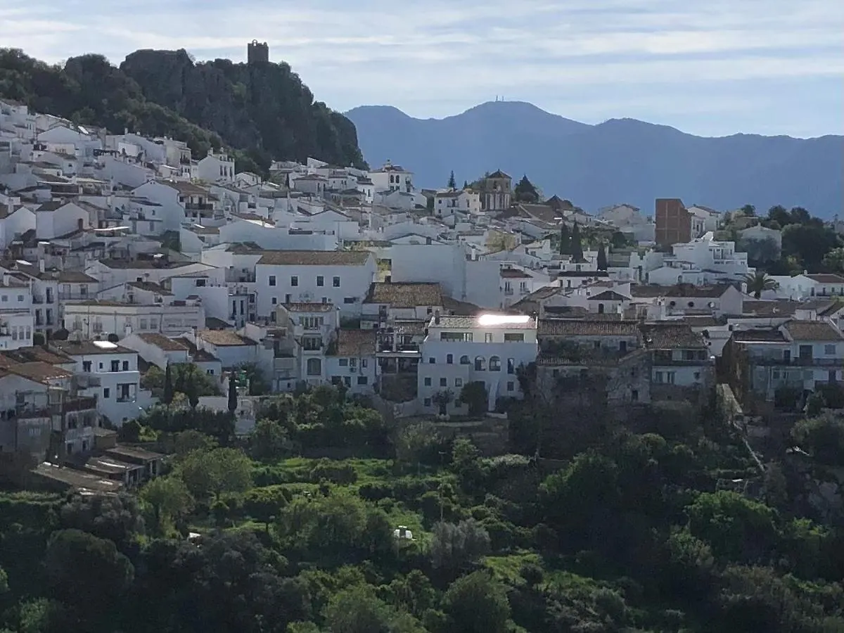 Beautiful 2-Bed Apartment In Casares Costa Bahia de Casares